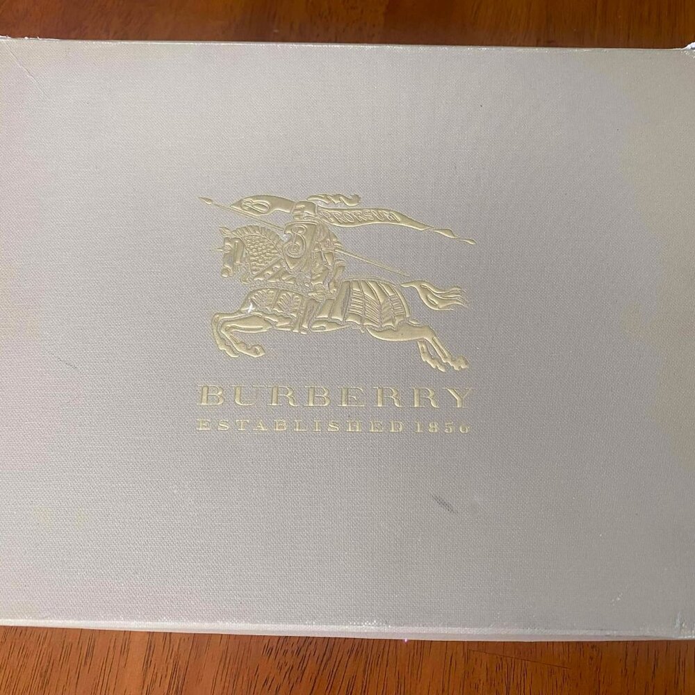Authentic Burberry Heels - Picture 6 of 8